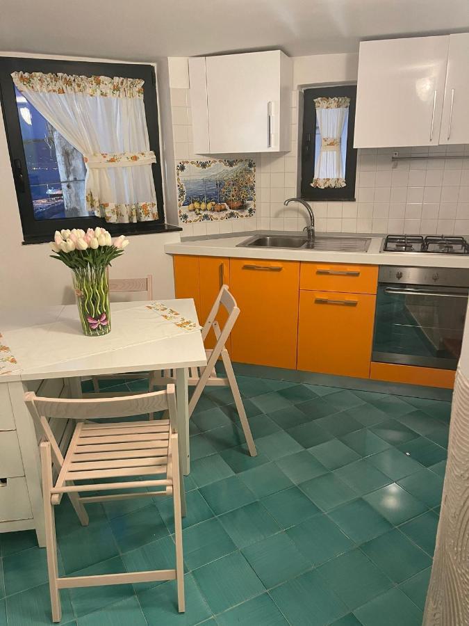 Casa Di Flora Lejlighed Vietri Eksteriør billede